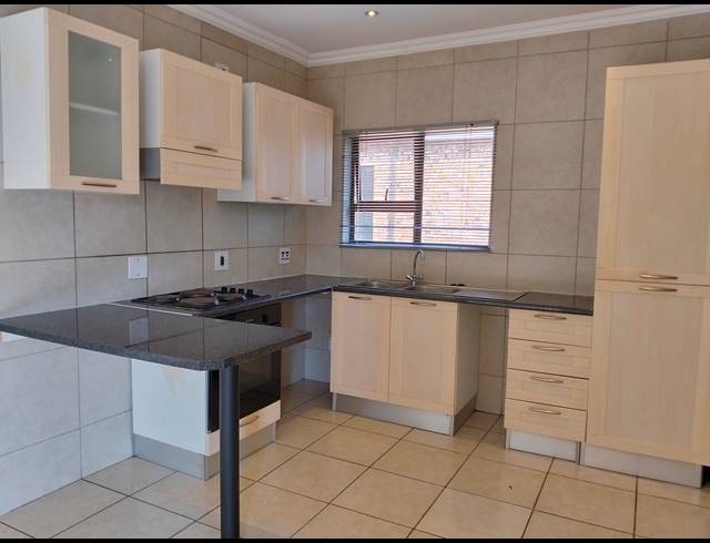 2 BEDROOM APARTMENT RENTED IN ALBERTSKROON